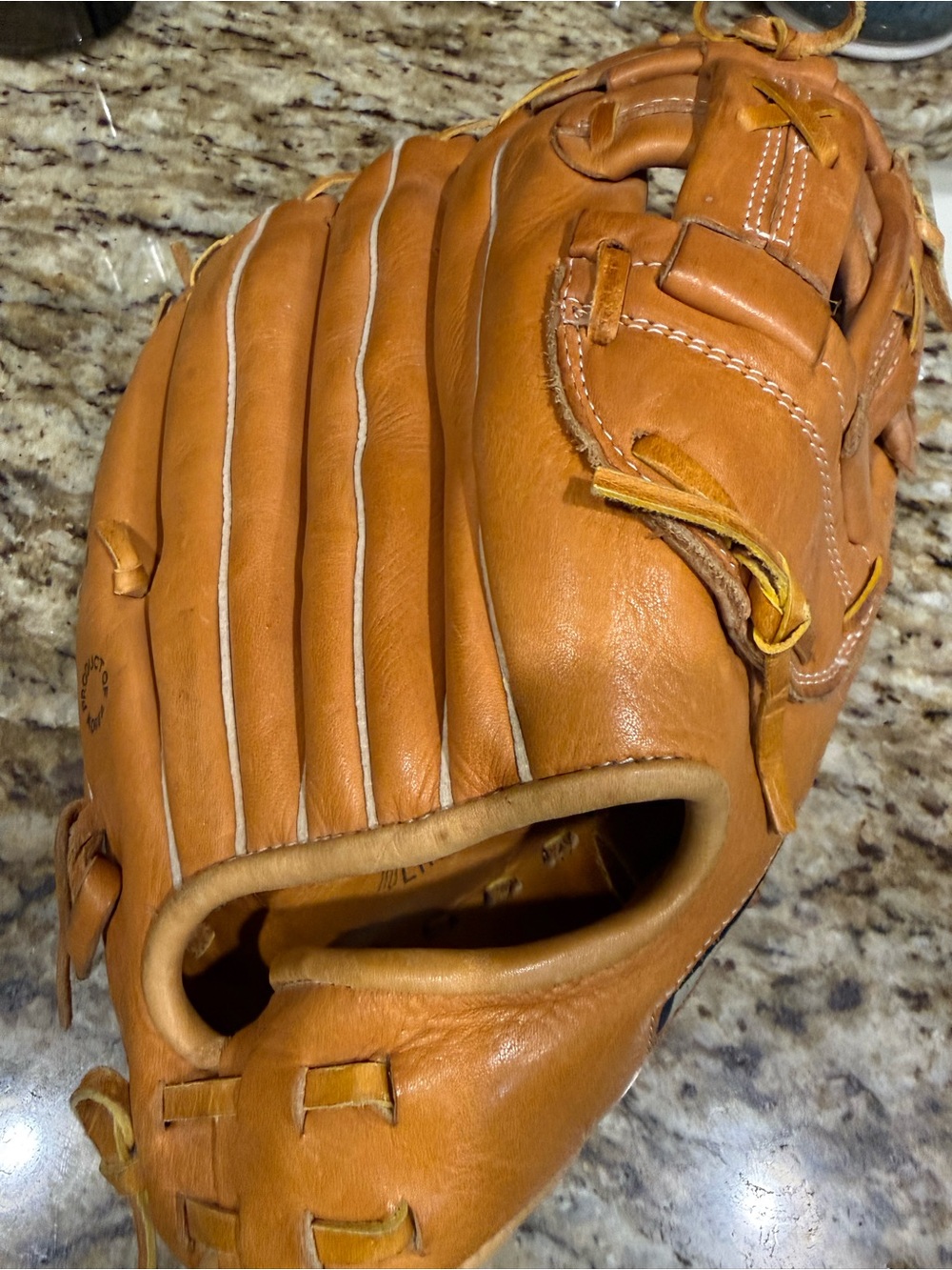 Regents Tan Leather Baseball Glove -the big man